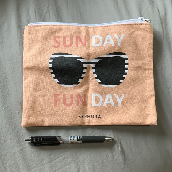 5 Assorted Make-Up Bags - Picture 4 of 10